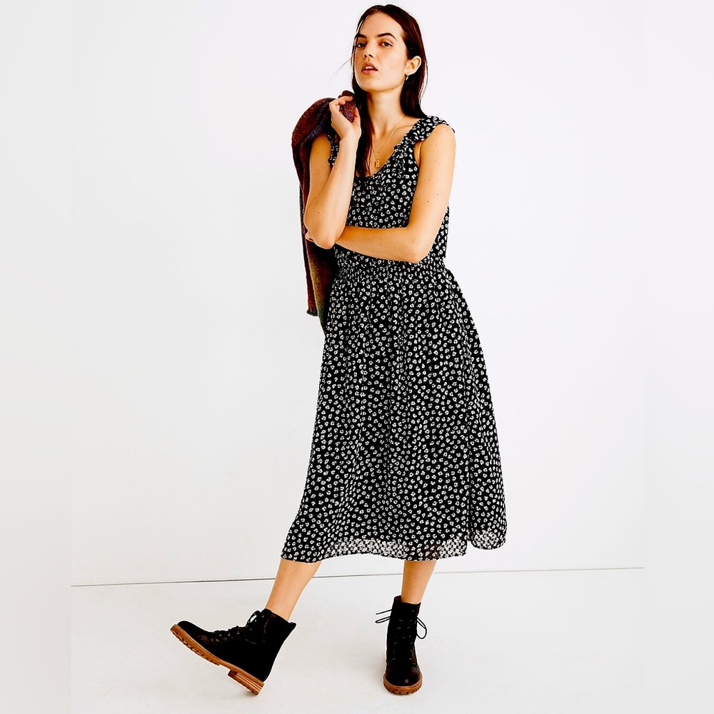 Madewell / Ruffle-Neck Smocked Dress in Woodcut Flowers / XXS / Worn 4 times